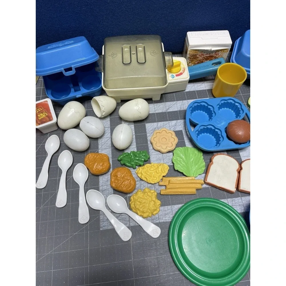 1987‎ Fisher Price Fun with Food Play Skillet Works Pretend Play Huge Lot Read